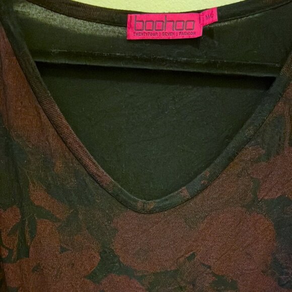 Boohoo black and red v-neck t-shirt, M/L - Picture 4 of 5